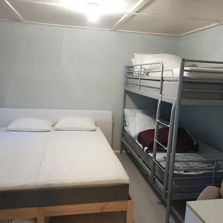 Riverside Rooms, Apartments, *