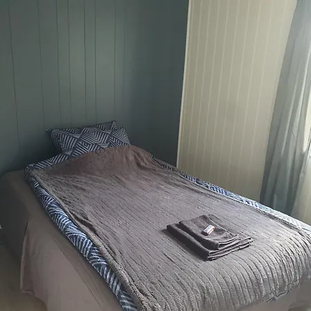 Hostel Riverside Rooms, Apartments, *